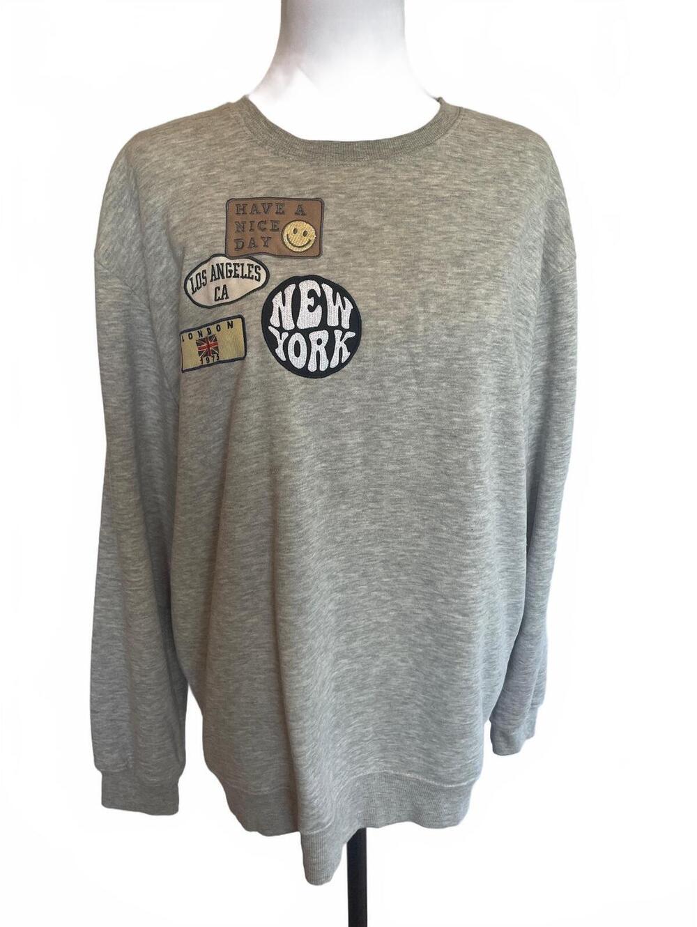 Novelty NY LA London Patch Gray Sweatshirt L Kidcore Y2K Streetwear Travel